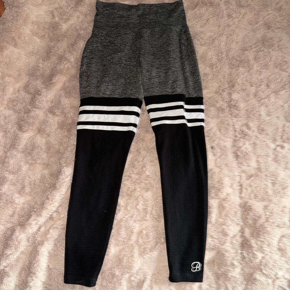 Size small bombshell leggings good condiction no flaws